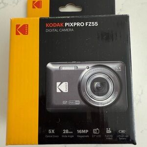 NEW Kodak PIXPRO FZ55 Digital Camera - Silver